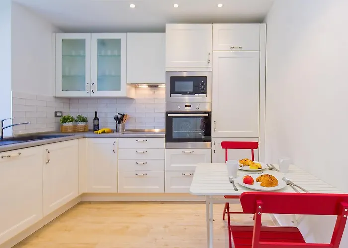 Porta Apartment And Rooms By Irundo